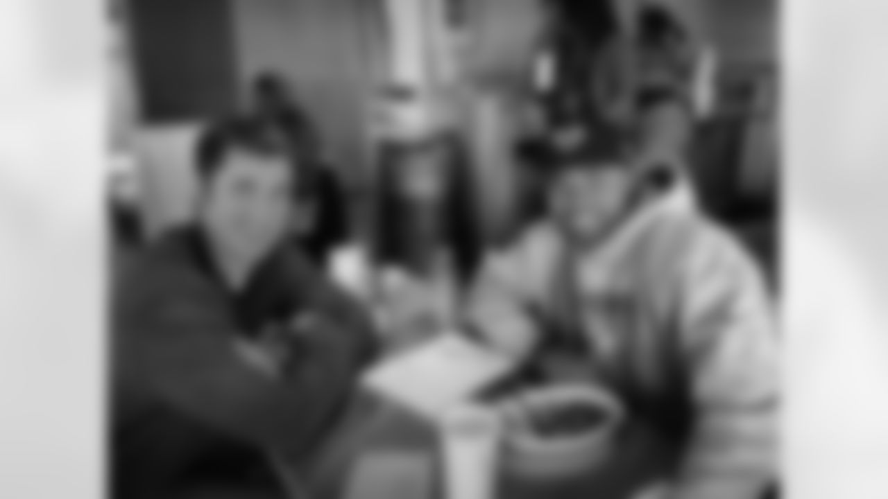 gshepp_33 [Gerrard Sheppard]: Your circle and your influence go hand in hand, be smart. Myself and good Friend/Mentor Matt Stover at only our fav restaurant around, @chipotlemexicangrill