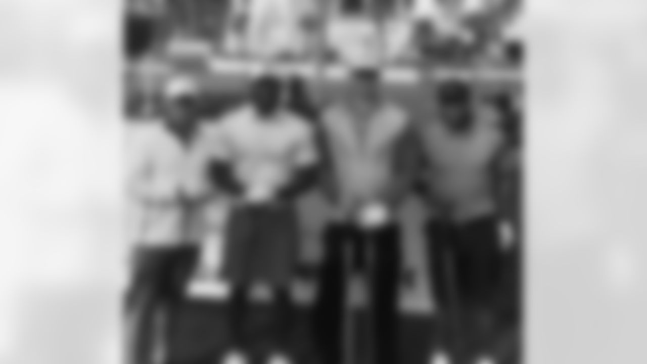 jpowers26 [Jerraud Powers]: Nice day out with the @lourdmurray team. P Diddy, Pat P, Will Meyers