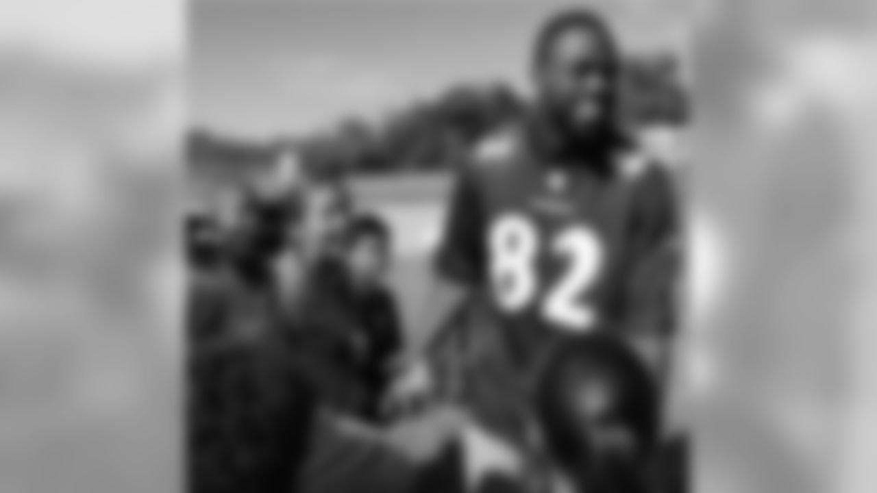 ravens[Baltimore Ravens]:@torreysmithwr took to the community today in an effort to be the "best role model possible" for the kids of Baltimore Highlands. #Play60 #PlayLikeARaven #Ravens #RavensNation