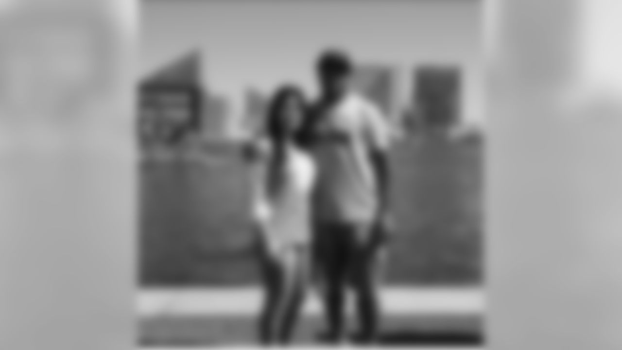 aceandsmitty[Steve Smith Sr.]:Great weekend with the fam!!!! Sunday was fun but Saturday was the best part at the harbor with my ACE!!!!