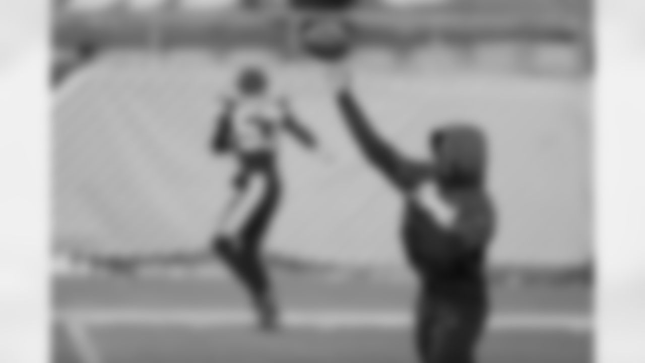 QB Robert Griffin III
Week 12 | Baltimore Ravens at Pittsburgh Steelers | December 2, 2020 | Heinz Field