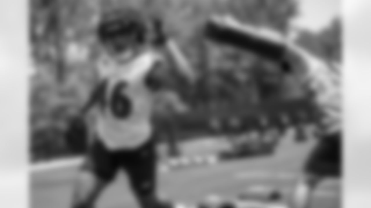 ILB Josh Ross