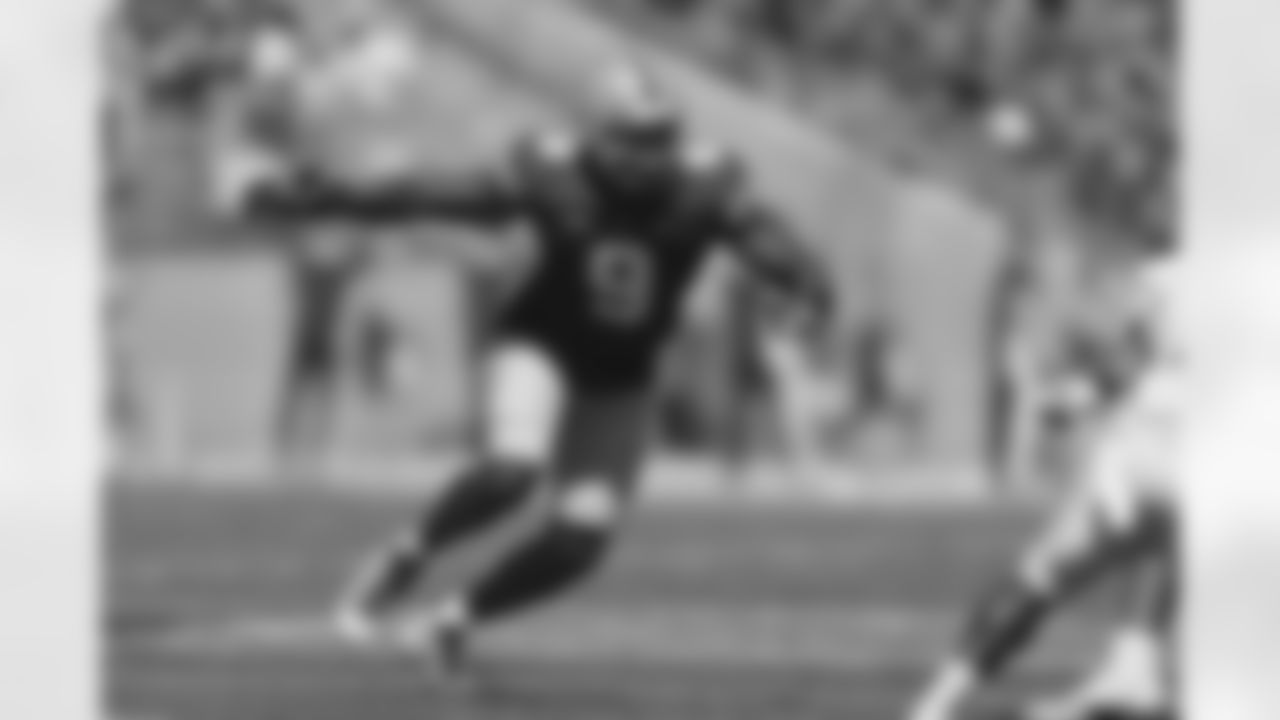 EDGE Zach Harrison, Ohio State
Harrison was the No. 12 recruit in the country (at any position) coming out of high school. He didn't explode in college, logging 13.0 sacks in four years, but the tools are there to develop.