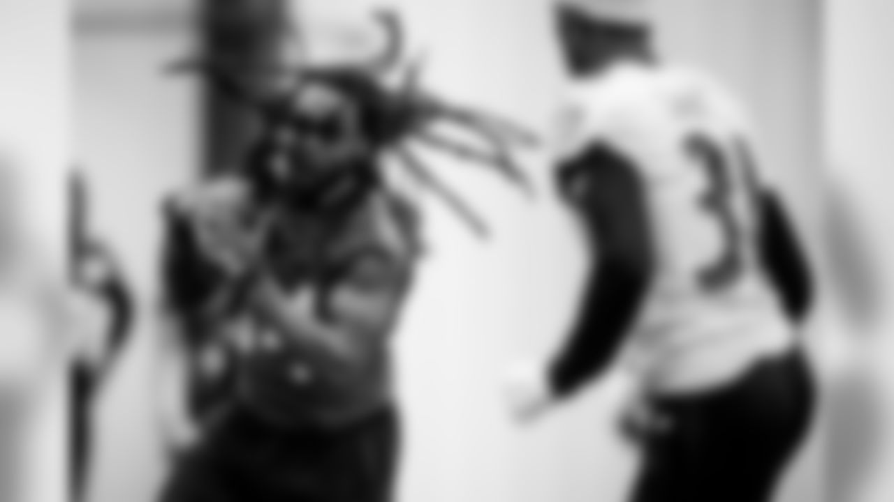 RB Alex Collins