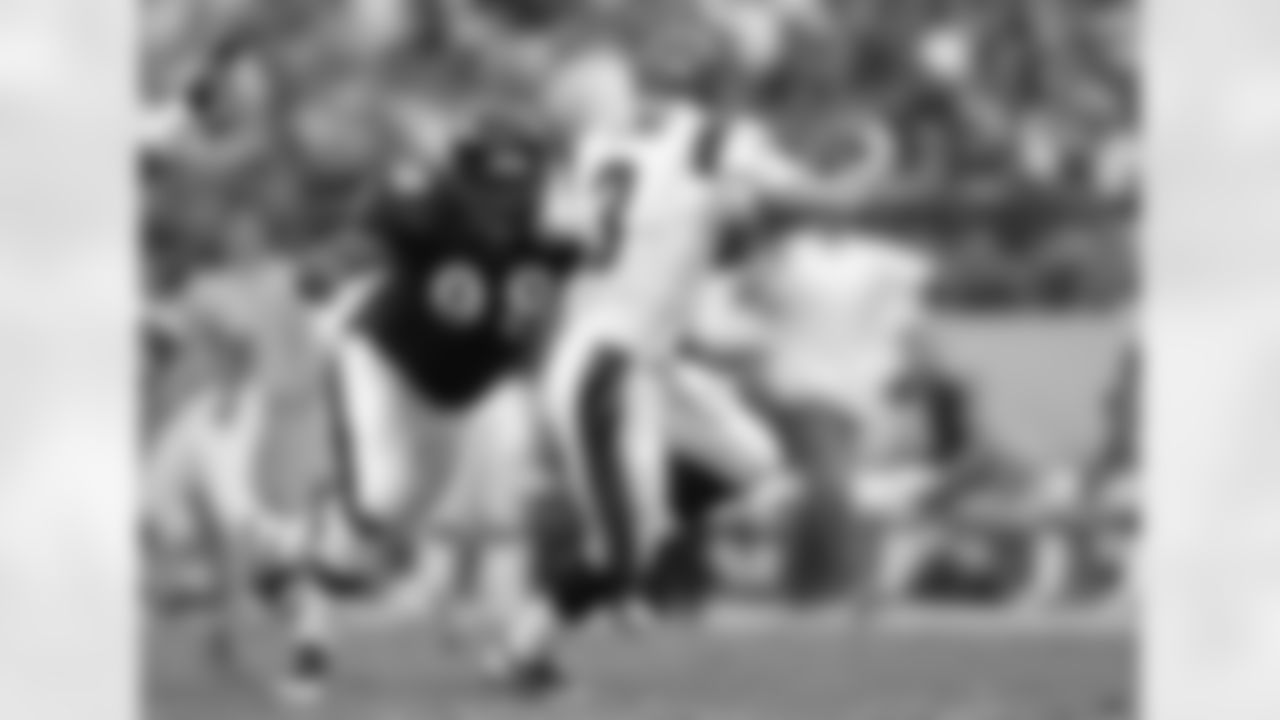 DE Anthony Weaver
2002 Draft - Round 2, Pick 52