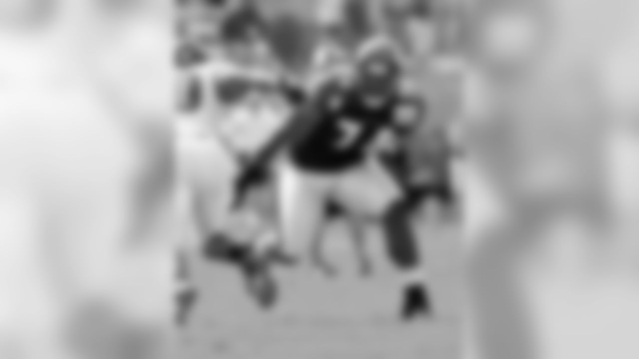 The Ravens participated in their first full-team practice of the 2010 season on Friday, July 30.