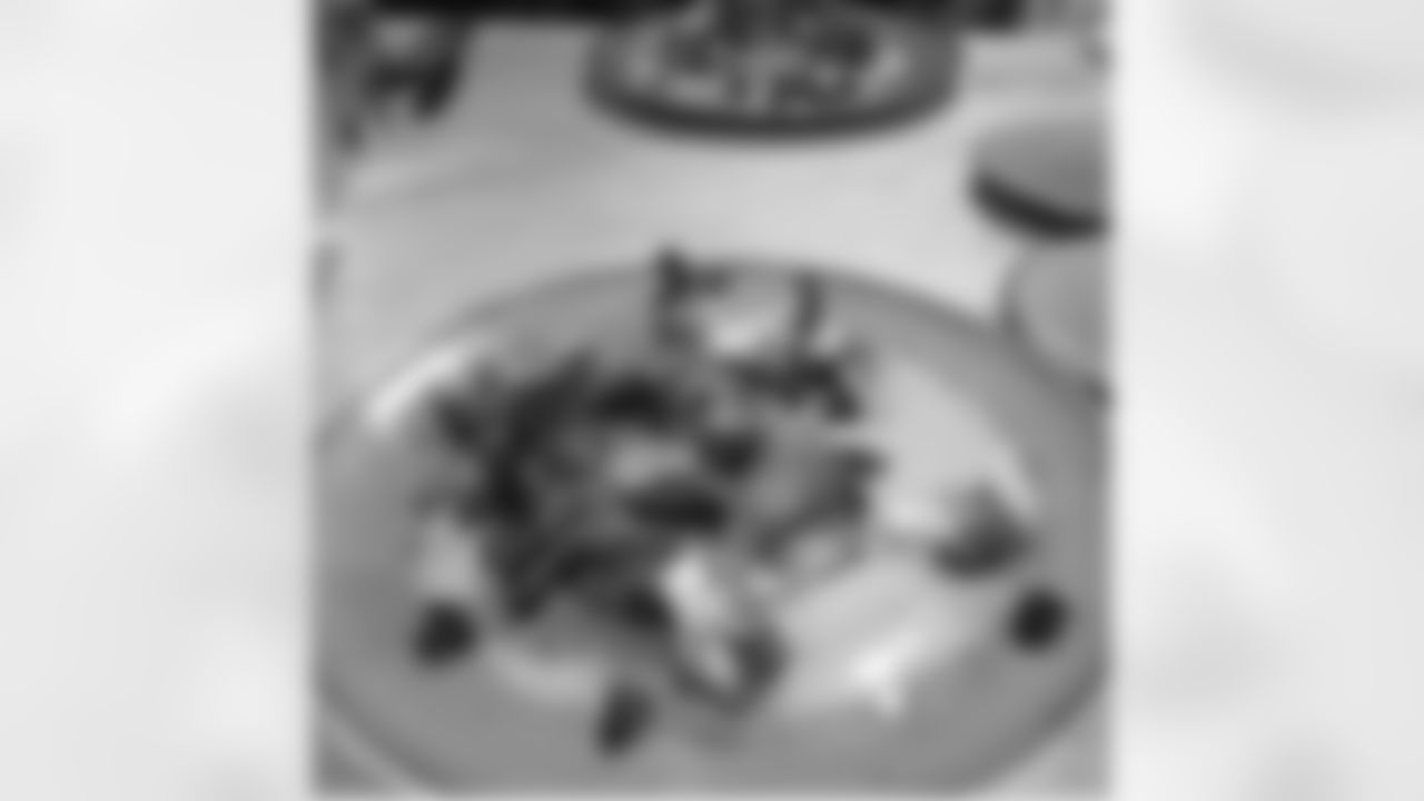 jforsett [Justin Forsett]: This was the finished product of our cooking tonight and it was amazing!! Ya boy got skills lol