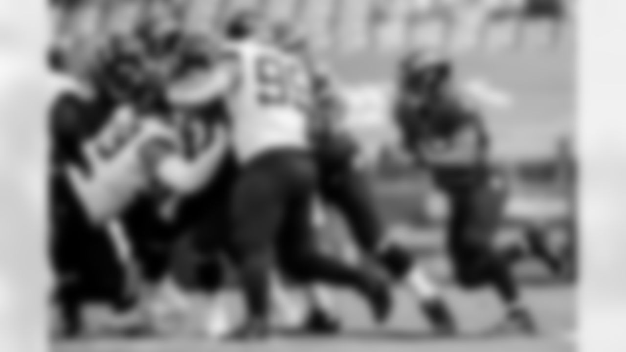 RB Gus Edwards