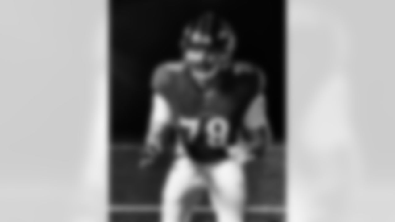 OT Alejandro Villanueva
