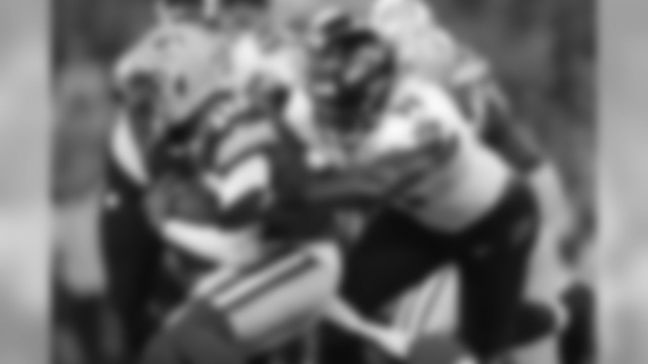 OLB Aaron Adeoye