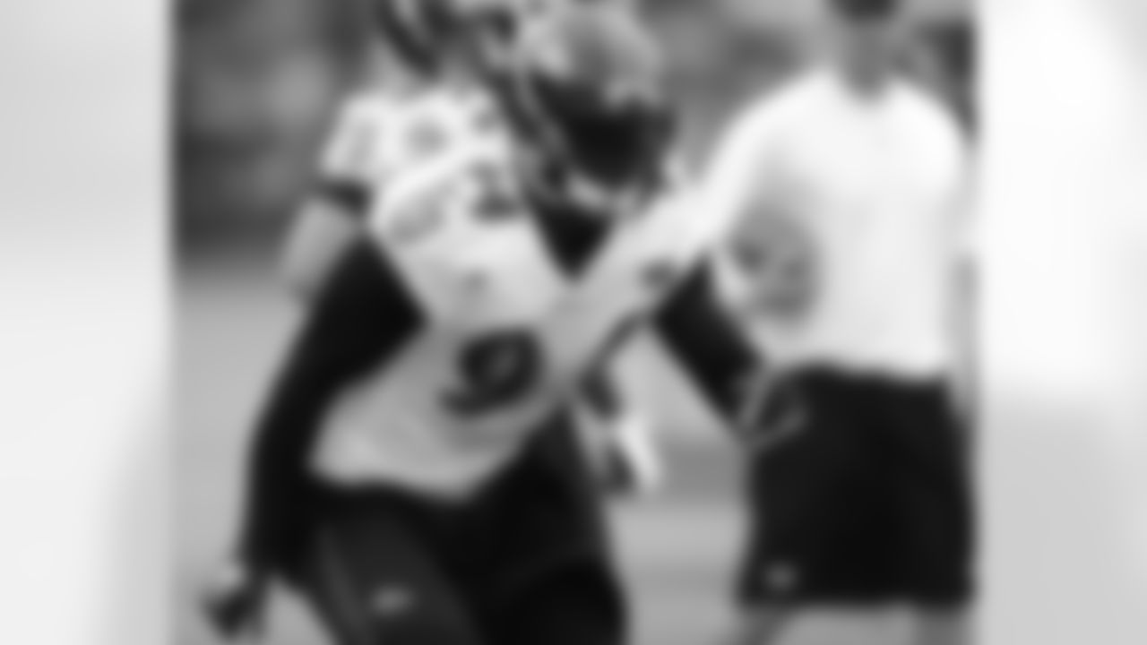 LB Sergio Kindle
2010 Draft - Round 2, Pick 43