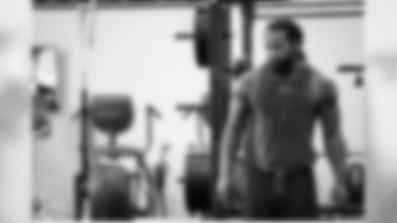 zsmith94 [Za'Darius Smith] "...The shortest route between where you are and what you want is the disciplined path!!" @ravens @underarmour