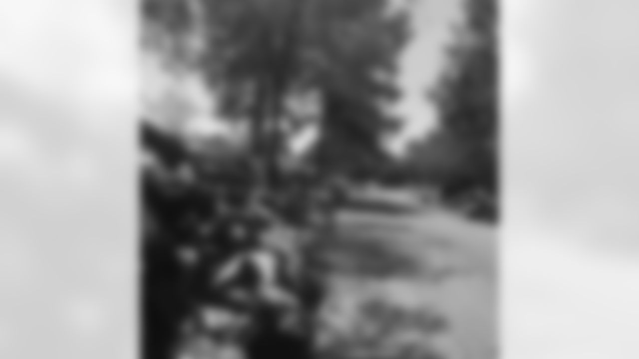 jforsett [Justin Forsett]: If you've forgotten Baton Rouge still needs us!! Please find a way to help if you can. #BlessedToBeABlessing