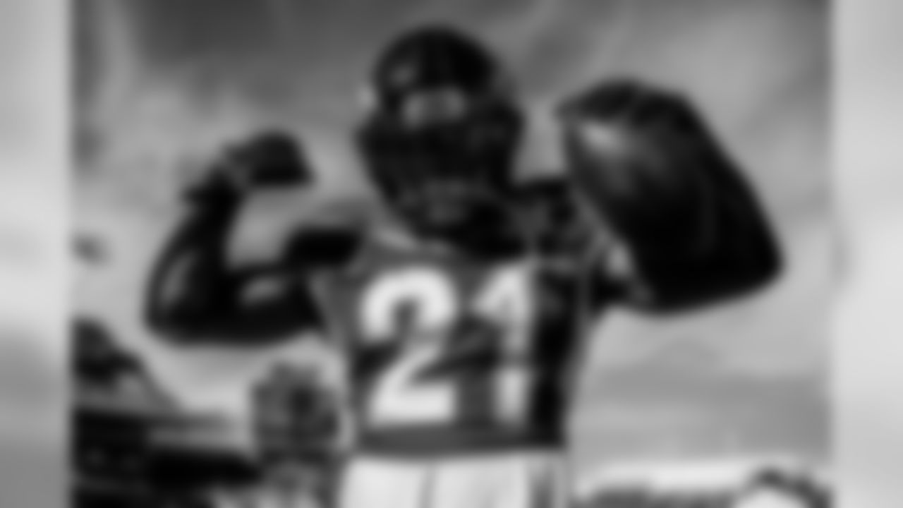 Running back Mark Ingram II flexes at the 2020 Pro Bowl game, Sunday, Jan. 26, 2020 in Orlando, Fla.