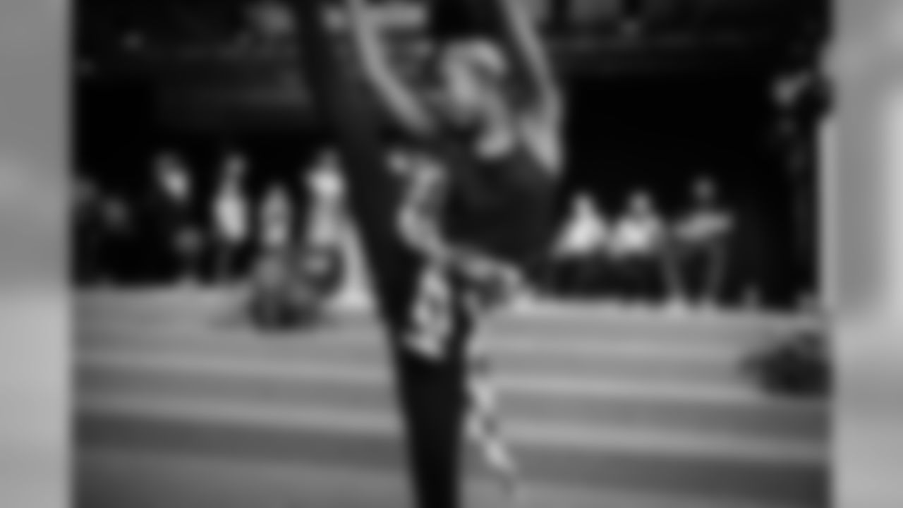 May 22, 2019
Touchdown for Teachers Pep Rally at The Stadium School in Baltimore, MD. Hayden Hurst was surprise player to attend. M&T Bank's Augie attended.
