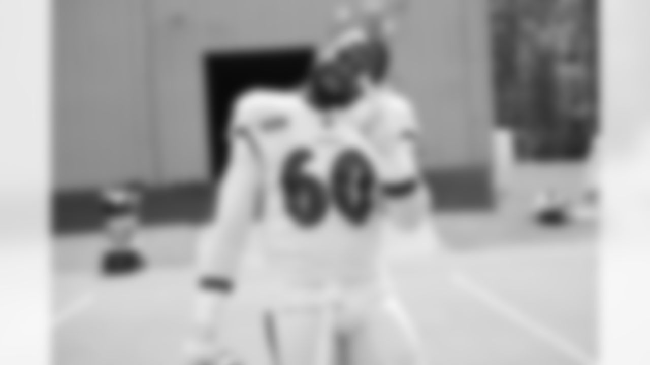 OLB Steven Means
