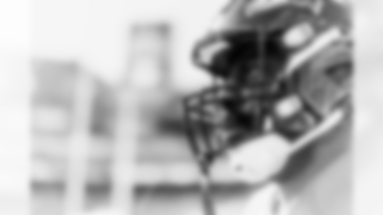 OLB Justin Houston