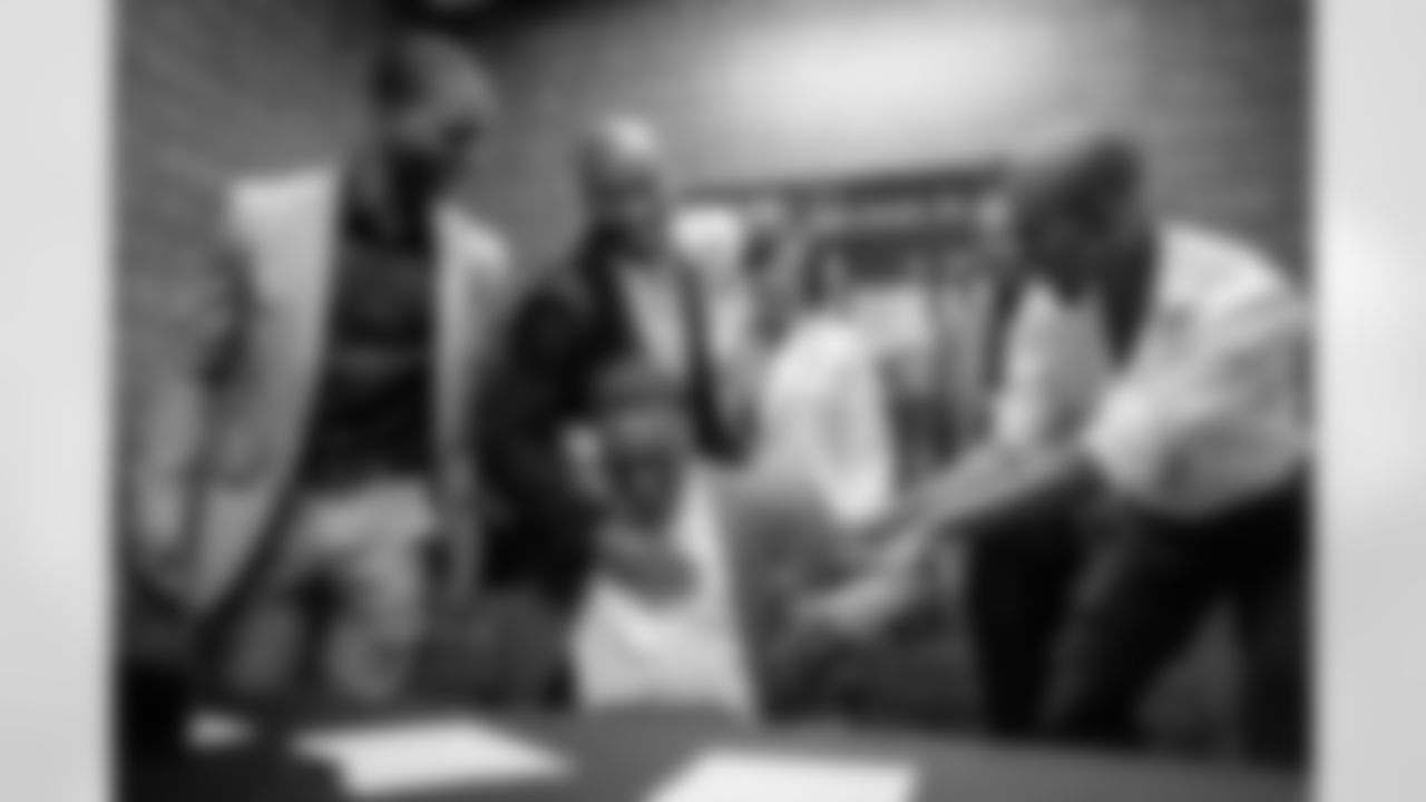 10_FreeAgentSignings031722sh0485_WEB
