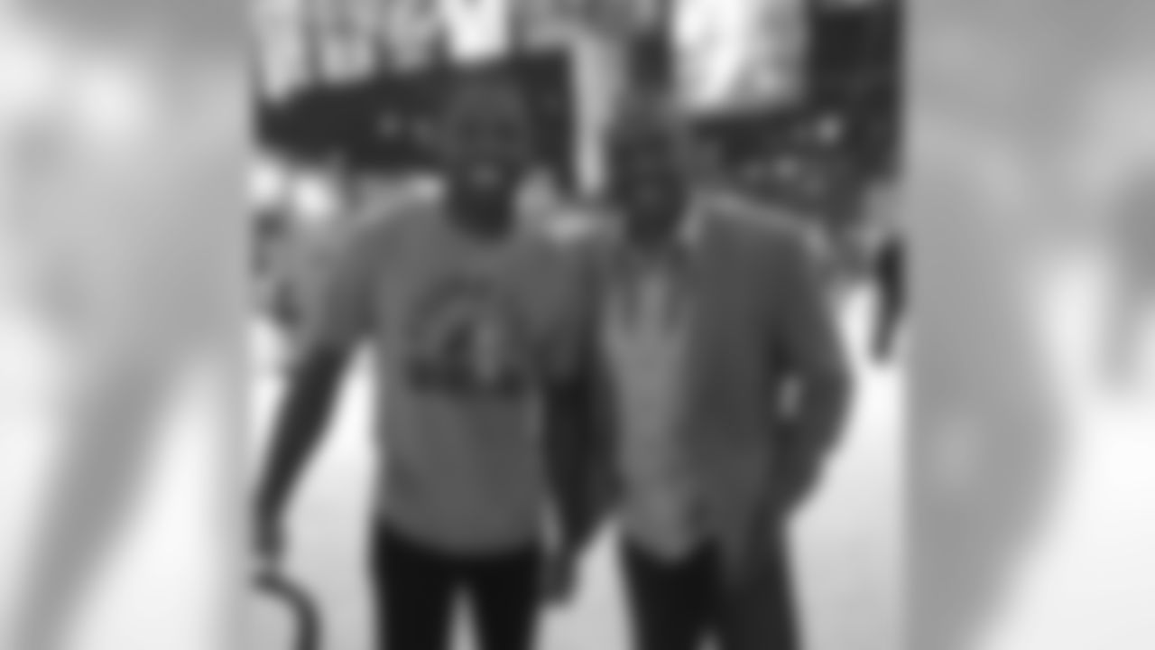 torreysmithwr[Torrey Smith]:Congrats to @81TimBrown !!!!! #hof