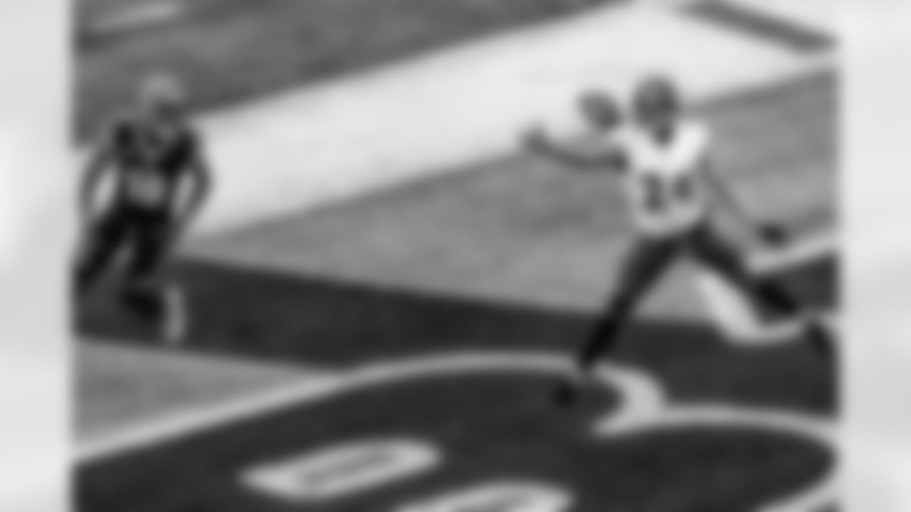Baltimore Ravens CB Marcus Peters (24) goes for the ball in the end zone against the Cincinnati Bengals on January 3, 2021 at Paul Brown Stadium
