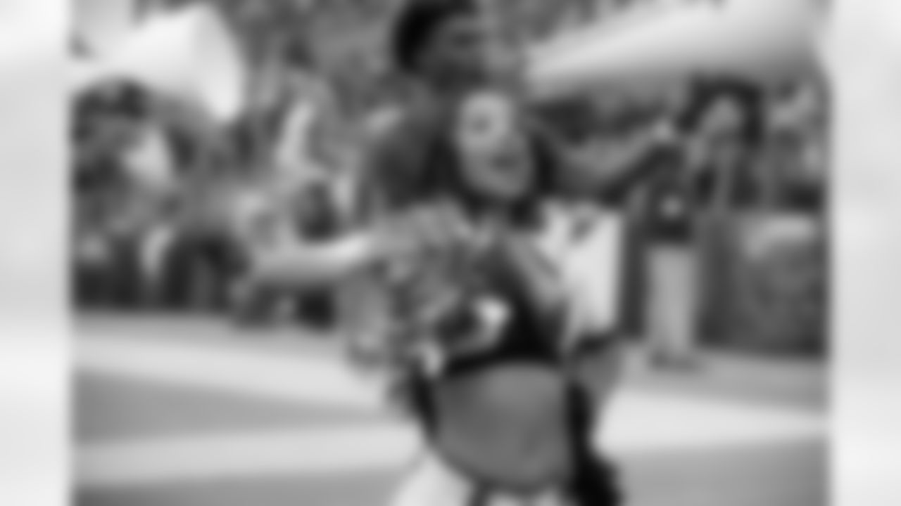 CHEER_VS_BILLS-112