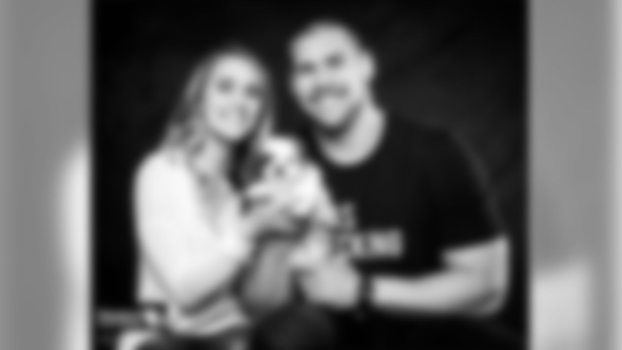 nboyle86 [Nick Boyle] Had a great time at Pawject Runway. Hope all of the pups and kitties found their forever home! Thanks @showyoursoftside for having me. #adoptdontshop 