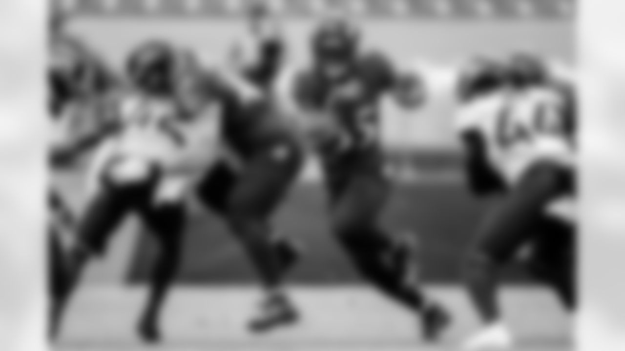 RB Gus Edwards