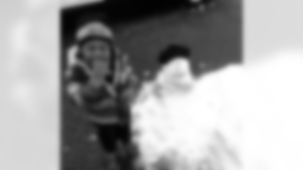 jforsett[Justin Forsett]: S/O to my boy @jonathanstewar1 for the shirt #scsm #godfirstfamilythenfootball @satancantstandme