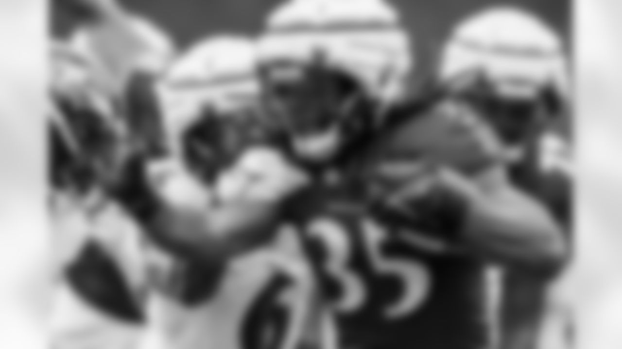 RB Gus Edwards