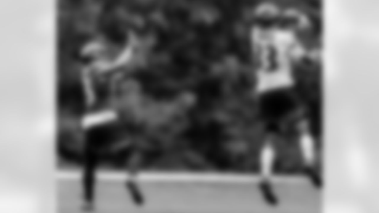 CB Josh Nurse breaks up a pass intended for WR Devin Duvernay