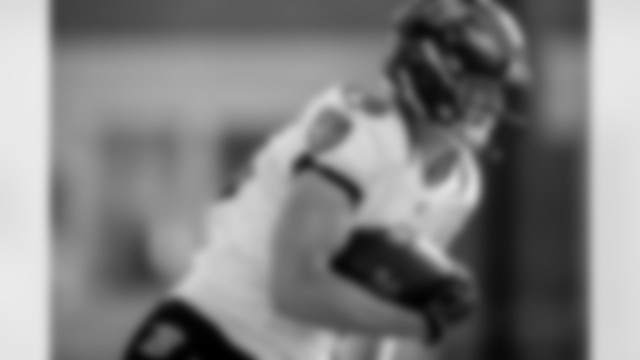 TE Eli Wolf