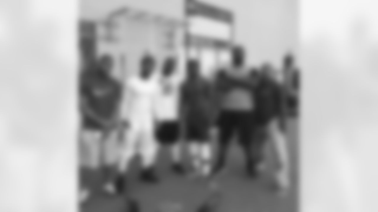 l_webb21[Lardarius Webb]: Great workout young fellas!! Go follow my youngins. #2016draft