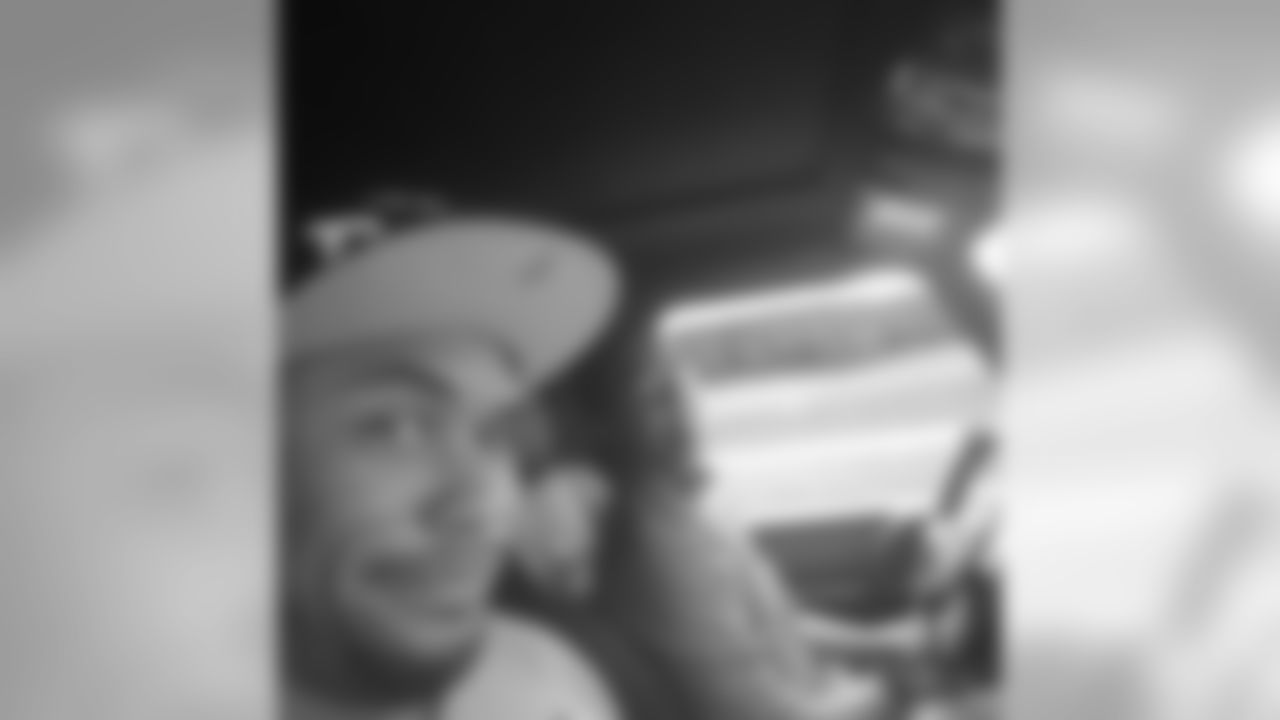 aceandsmitty[Steve Smith Sr.]: Have to let @peytondsmith drive the whip!! around becuz driving foot is on vacation!!!!