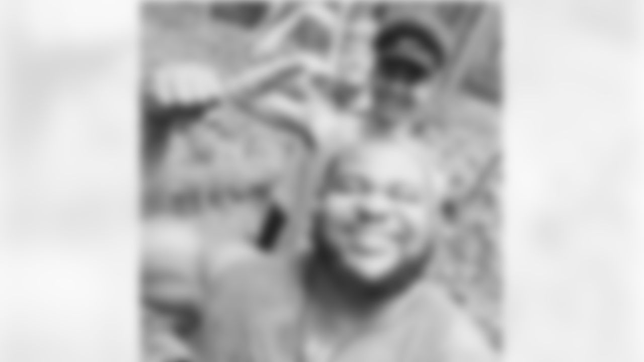 brandonw_66 [Brandon Williams] Geocaching with my little cousins!!!! This is soo fun!!! My new favorite thing!!! @currydine @trentonwdavis