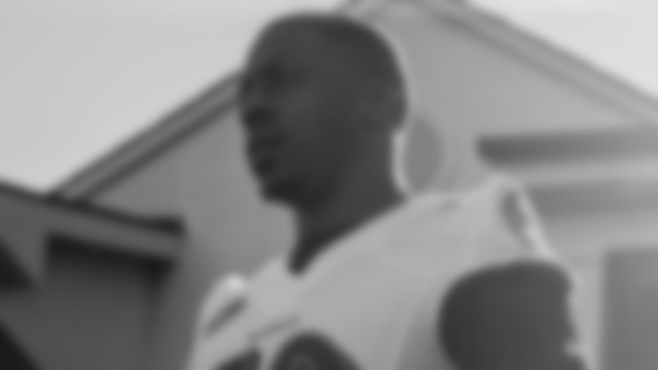 ILB Silas Stewart