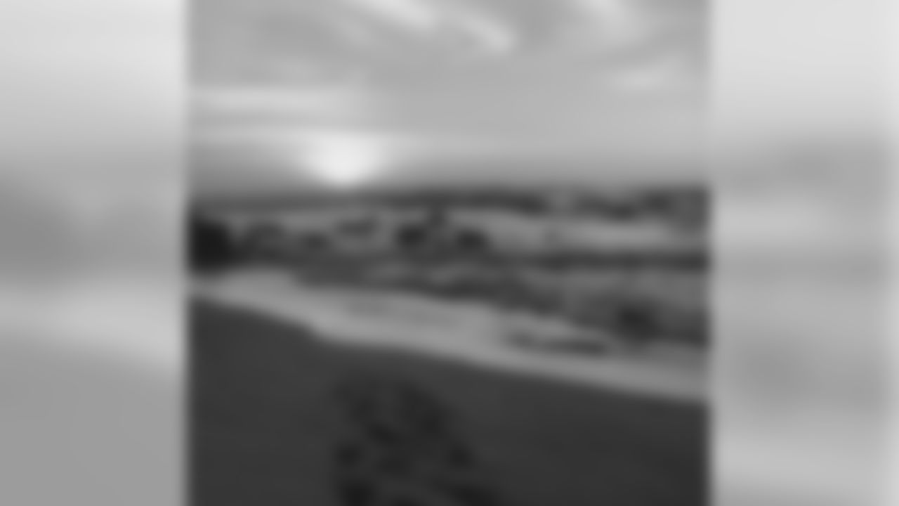 raylewis [Ray Lewis] You got to be willing to walk in a storm. #RaysWords #RL52