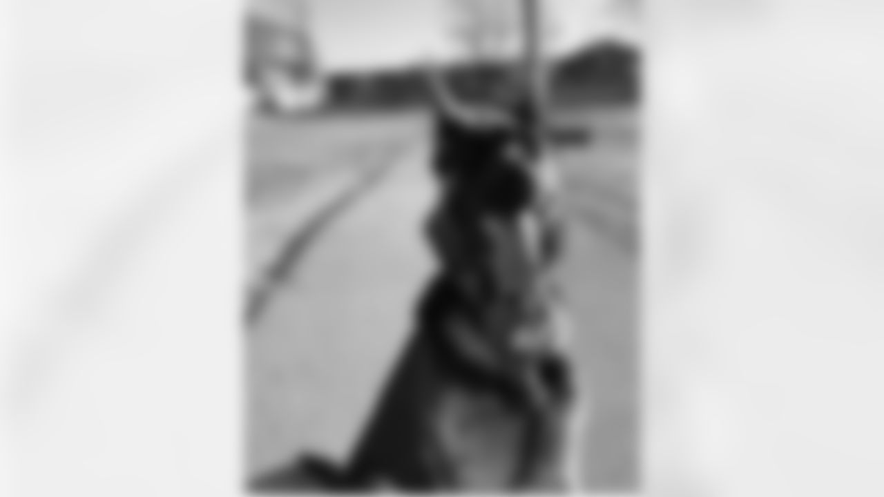 lbow70 [Luke Bowanko] Roommate of the month #take3