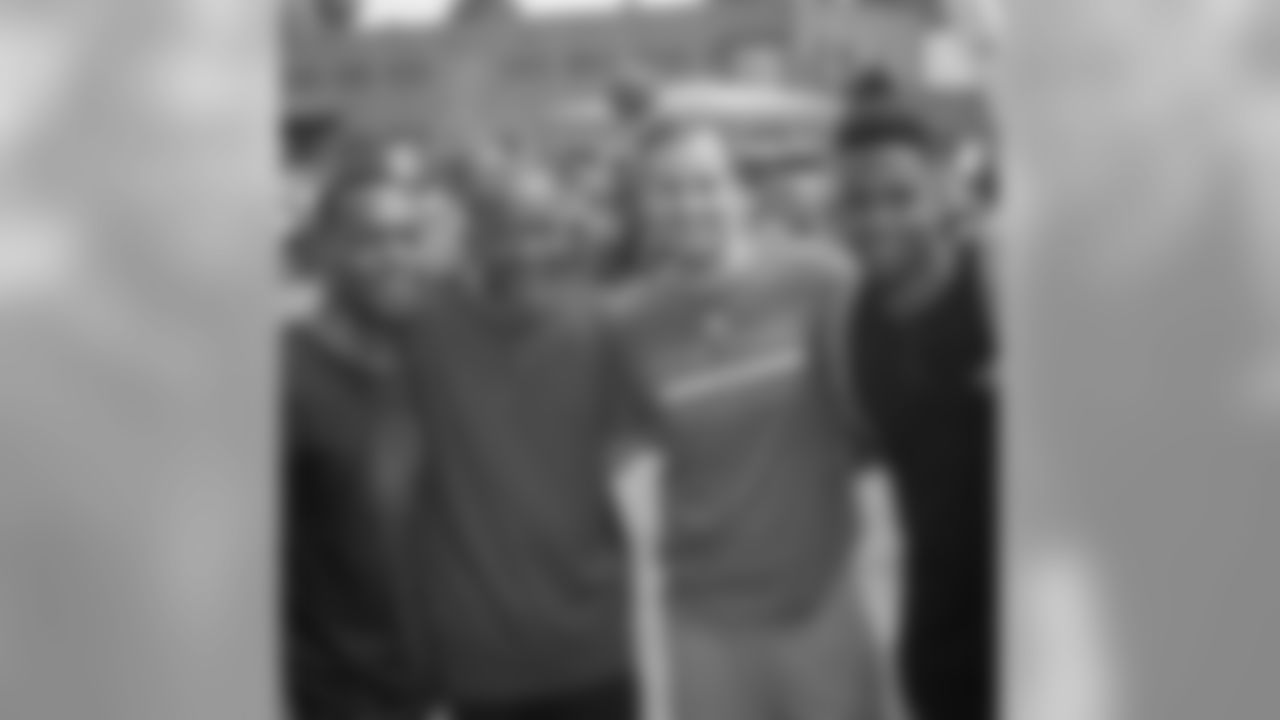 williedeffect [Will Davis]: My brother ( @shonday ) My Father & @beauking3 your like family bruv.