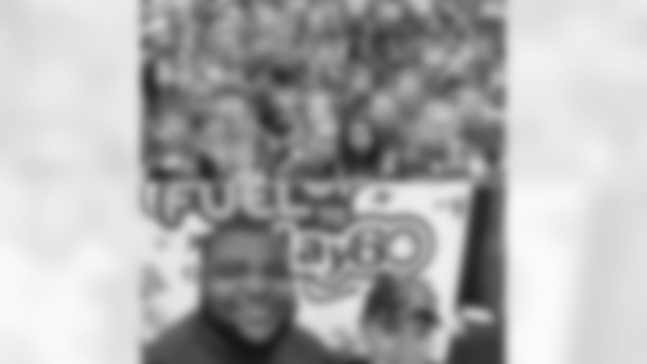 brandonw_66[Brandon Williams]: Today was amazing!!!! I'm my Hometown of St. Louis #STL with @FUTP60 and @MidwestDairy!!!! Doing Great things at #VettaSortsConcord!!! I had a Blast with the kids from the MO and IL schools at the #FUTP60Summit today. #FuelUpSon #Play60 #HealthyLifestyle #KidsMatter #KidsAreTheFuture