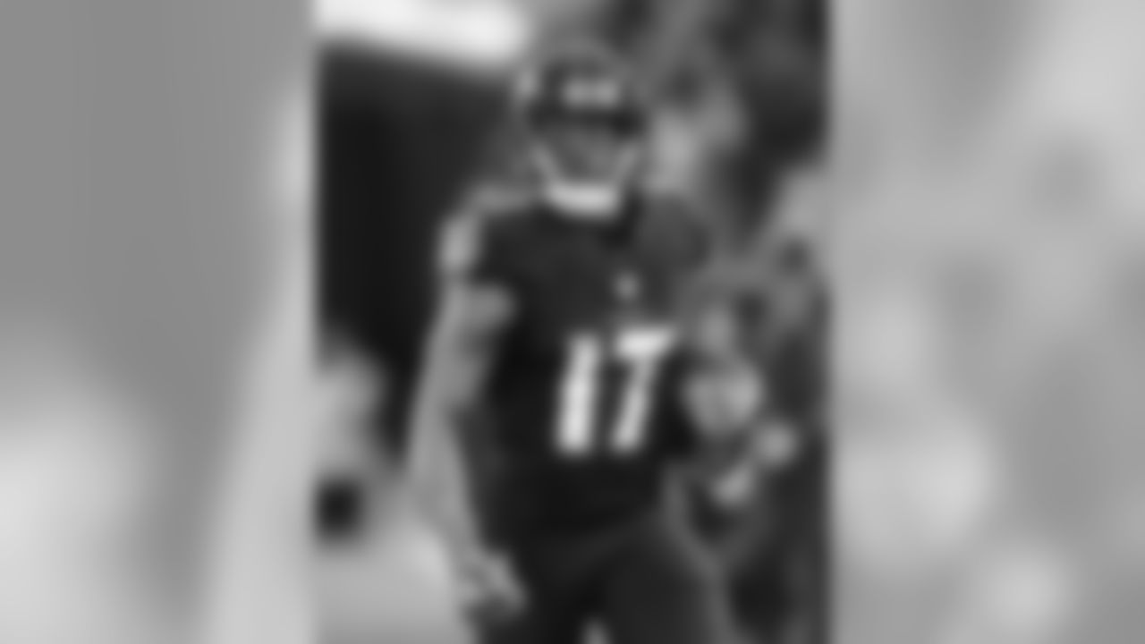 Wallace had been cut by the Minnesota Vikings just a week earlier, and the Ravens pounced. Wallace had something to prove after some frustrating seasons in Miami and Minnesota, and reasserted himself as a top-flight receiver in Baltimore. He topped 1,000 receiving yards for the first time since 2011 when he was in Pittsburgh, and was a valuable big-play threat