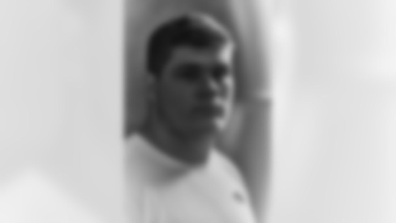 Center Tyler Linderbaum
