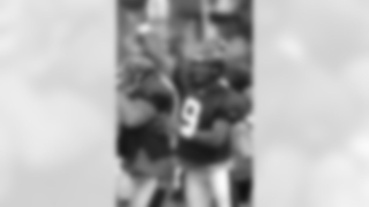 Steve McNair 2006 Training Camp action