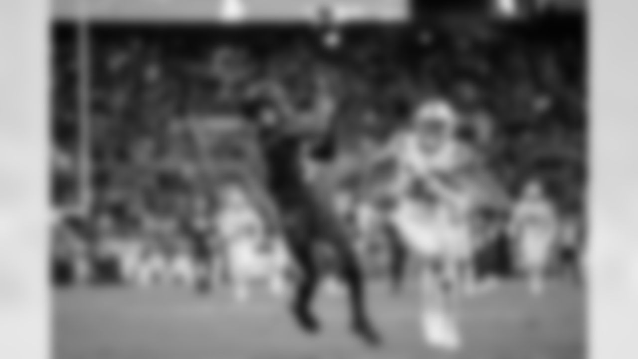WR Marquise Brown catches a touchdown pass