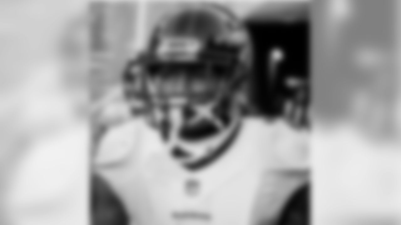 tonyjefferson1 [Tony Jefferson] You haven't been gainst the odds like I been, you haven't been where I been, I never fold never bend ‼️