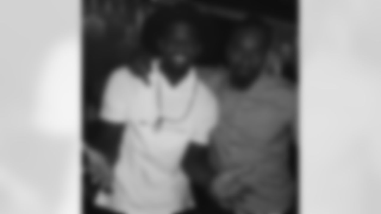 alevine41[Anthony Levine Sr.]: Me and big bra @keidarutland #Family