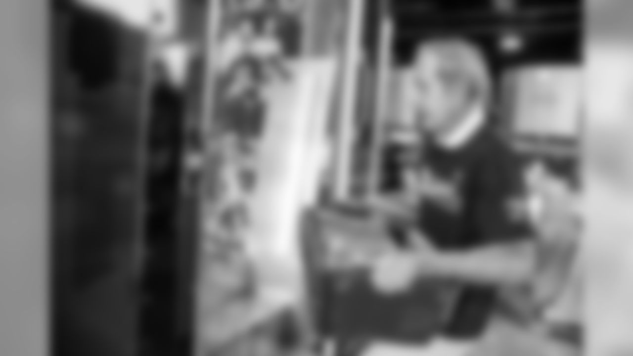 092319HuddleFor100WarehousePreview_0006