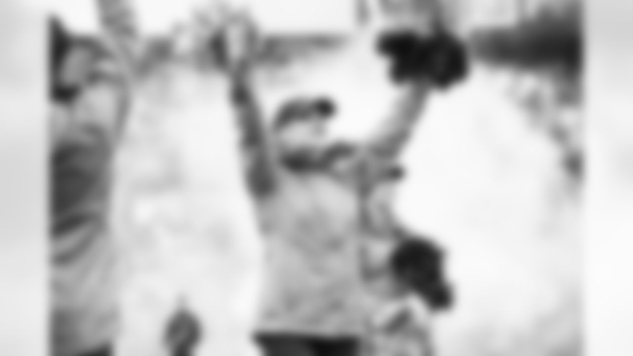 Cheer_VS_Steelers-111
