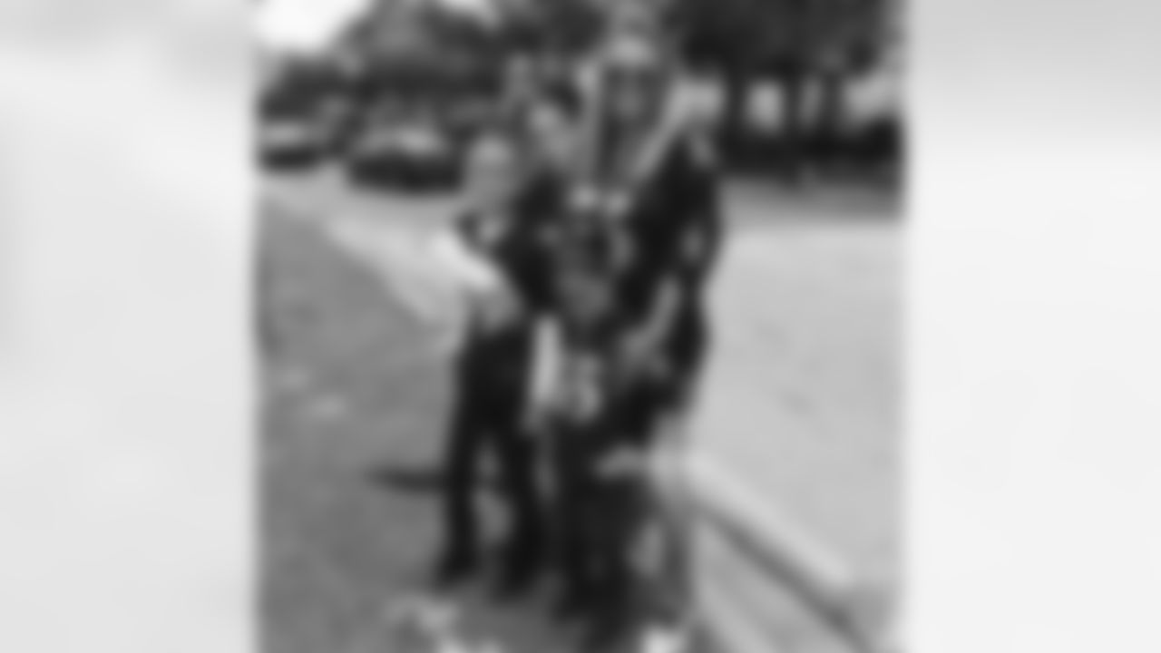 untouchablejay55 [Terrell Sugss]: HAPPY THANKSGIVING from our family to yours...