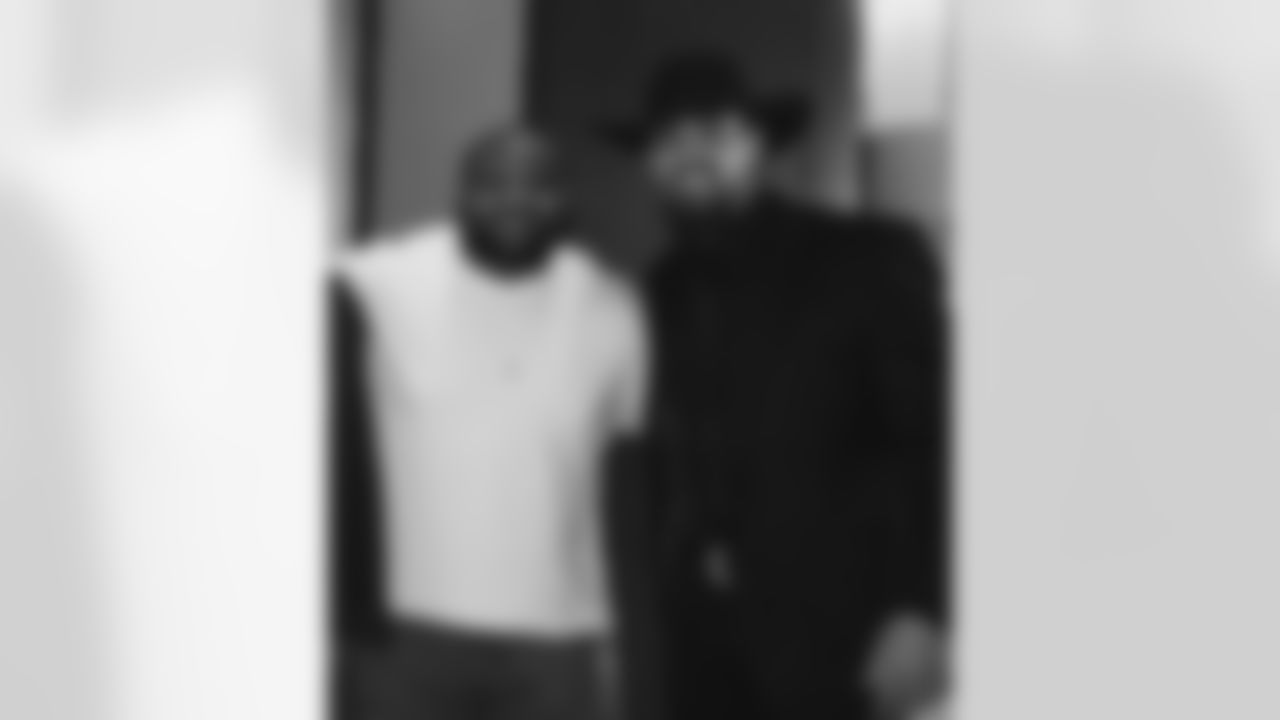 crockettgillmore [Crockett Gillmore]: Happy birthday to the singer, song writer, dad, brother, son, MAN @brandonw_66 #happybirthday #hulk #beastmode #neverquit #moneytalk