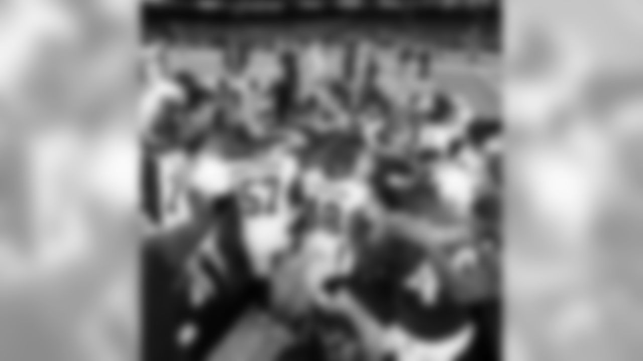 benjaminswatson [Benjamin Watson]: Jersey colors change. But we all play for the same team. #OneFamily